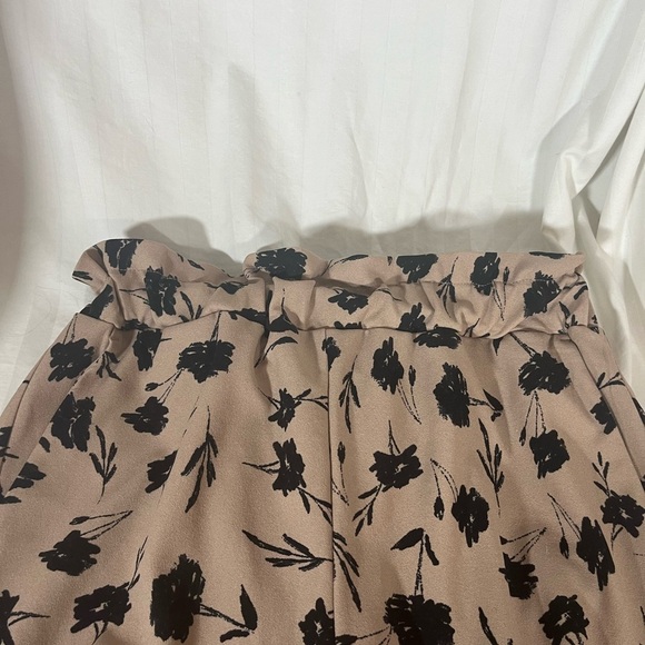 Floral Print Straight Leg Pants - Picture 5 of 6